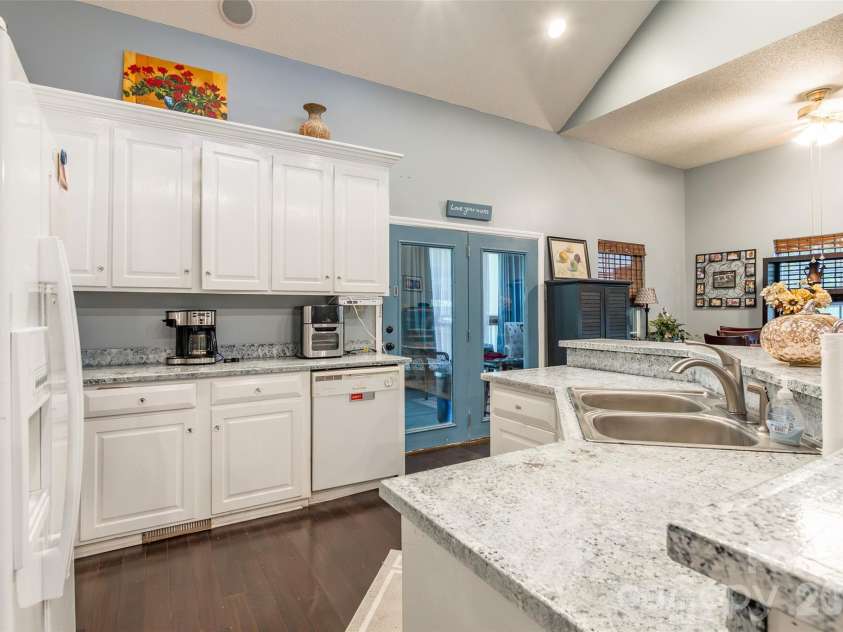 880 Columbia Road, Chester, SC 29706.  MLS# CAR4404382, YatesRealty ID 1855. 