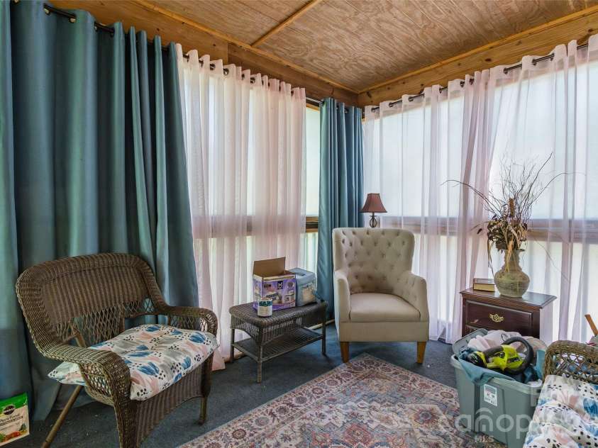 880 Columbia Road, Chester, SC 29706.  MLS# CAR4404382, YatesRealty ID 1855. 
