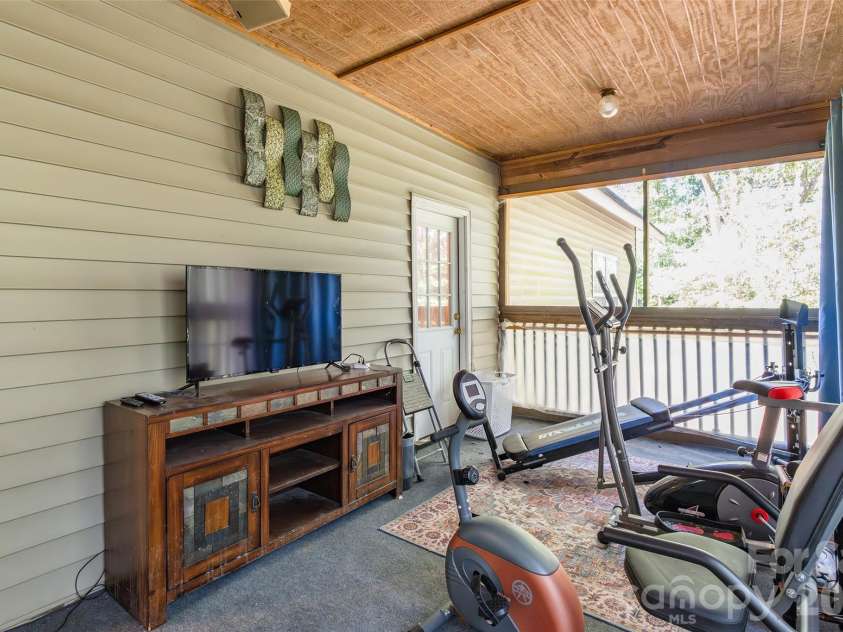 880 Columbia Road, Chester, SC 29706.  MLS# CAR4404382, YatesRealty ID 1855. 