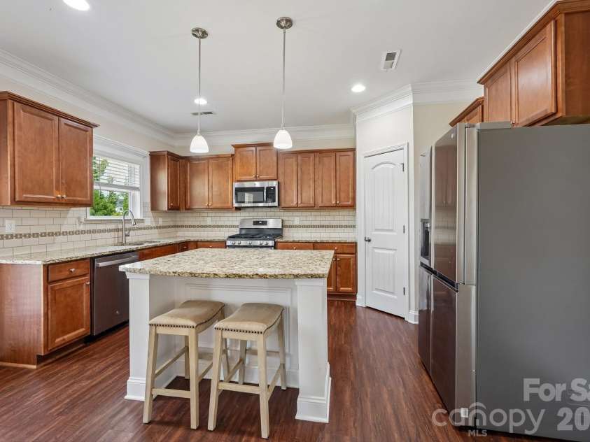 2609 Lakefront Drive, Belmont, NC 28012.  MLS# CAR4358445, YatesRealty ID 18550. 