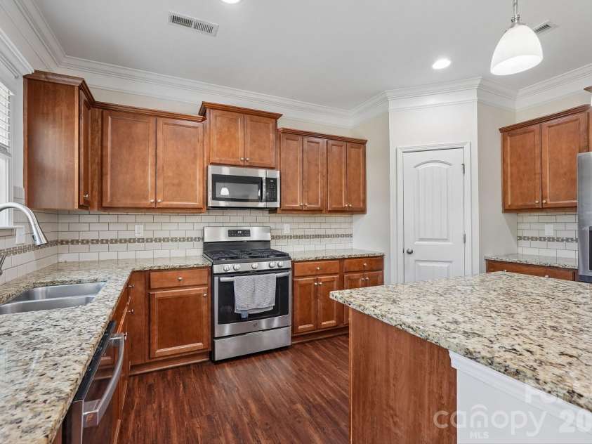 2609 Lakefront Drive, Belmont, NC 28012.  MLS# CAR4358445, YatesRealty ID 18550. 