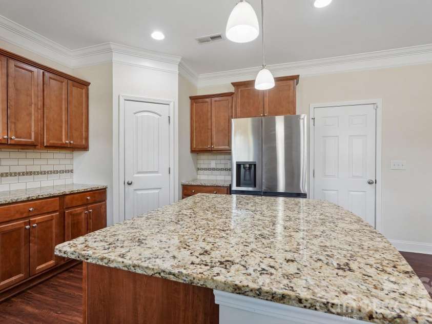 2609 Lakefront Drive, Belmont, NC 28012.  MLS# CAR4358445, YatesRealty ID 18550. 