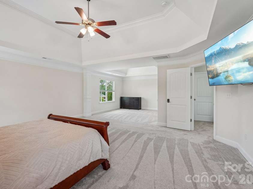 2609 Lakefront Drive, Belmont, NC 28012.  MLS# CAR4358445, YatesRealty ID 18550. 