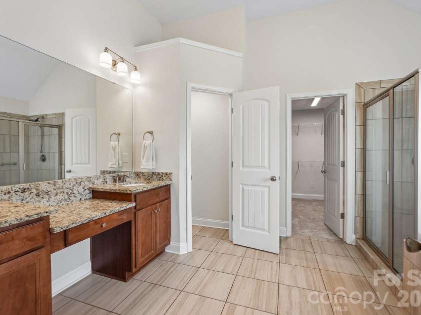 2609 Lakefront Drive, Belmont, NC 28012.  MLS# CAR4358445, YatesRealty ID 18550. 