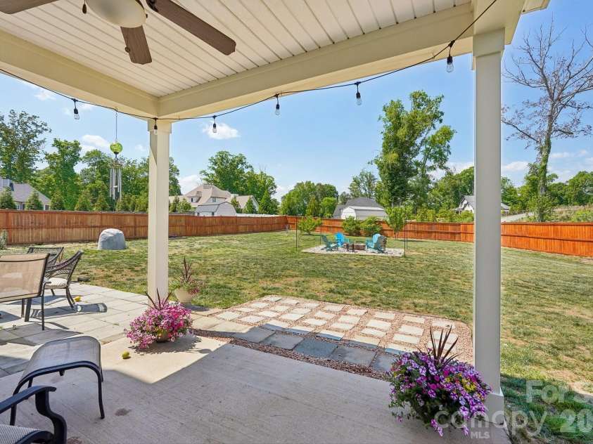 2609 Lakefront Drive, Belmont, NC 28012.  MLS# CAR4358445, YatesRealty ID 18550. 