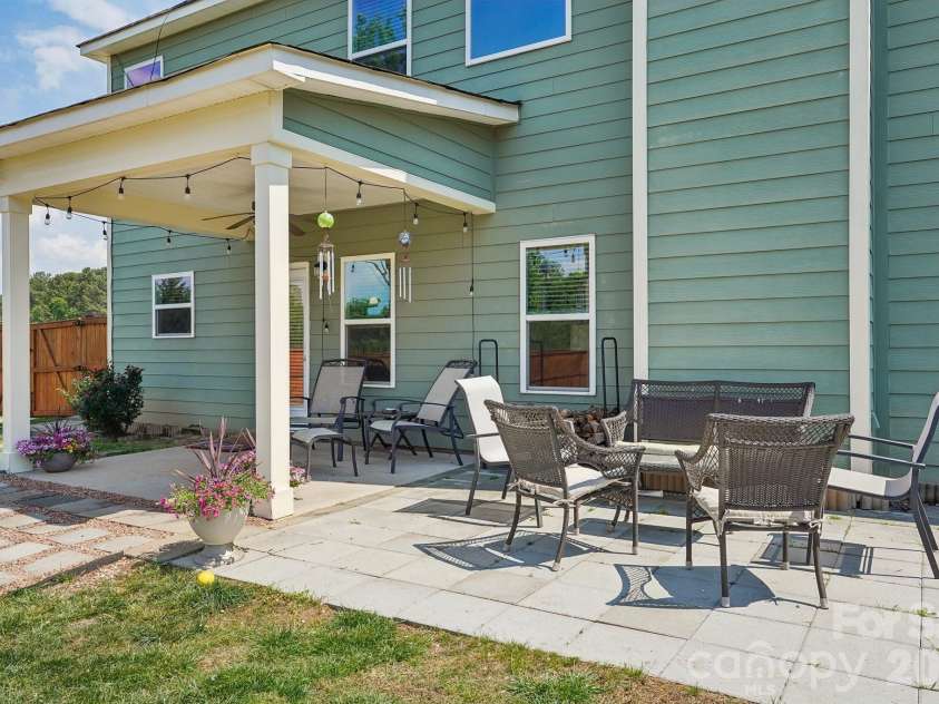 2609 Lakefront Drive, Belmont, NC 28012.  MLS# CAR4358445, YatesRealty ID 18550. 