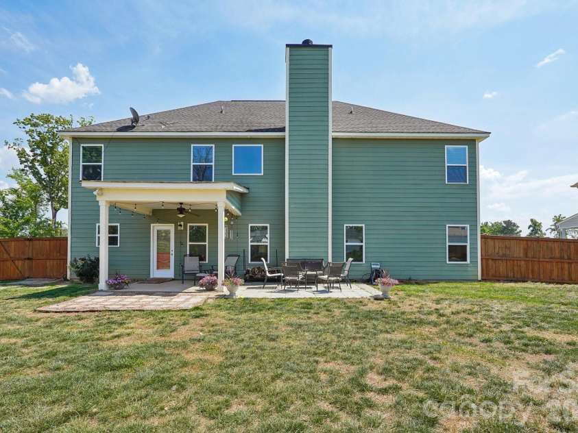 2609 Lakefront Drive, Belmont, NC 28012.  MLS# CAR4358445, YatesRealty ID 18550. 