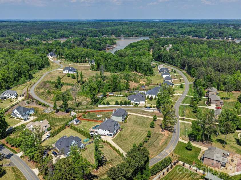2609 Lakefront Drive, Belmont, NC 28012.  MLS# CAR4358445, YatesRealty ID 18550. 
