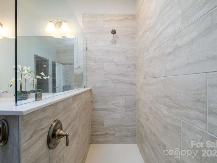 8119 Merryvale Lane, Charlotte, NC 28214.  MLS# CAR4303620, YatesRealty ID 18550. 