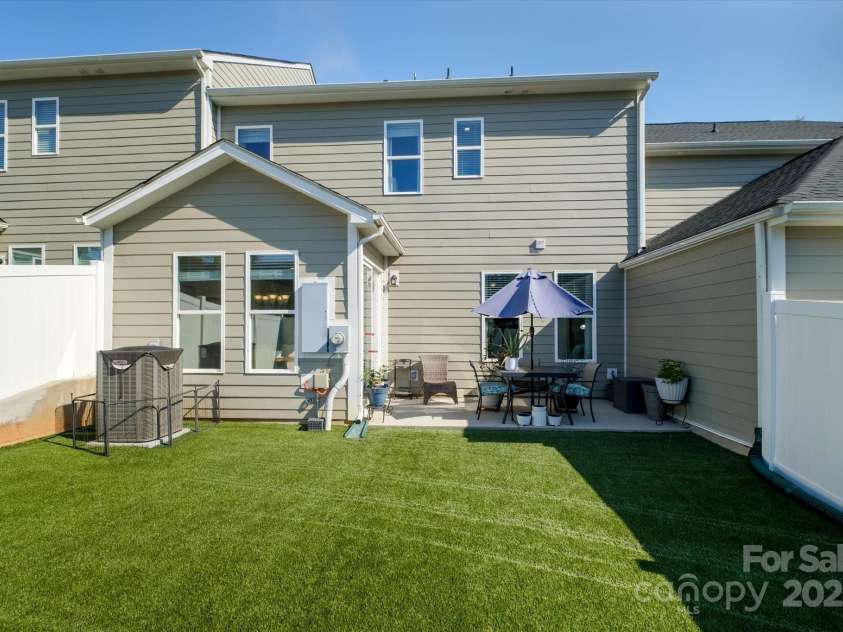 8119 Merryvale Lane, Charlotte, NC 28214.  MLS# CAR4303620, YatesRealty ID 18550. 