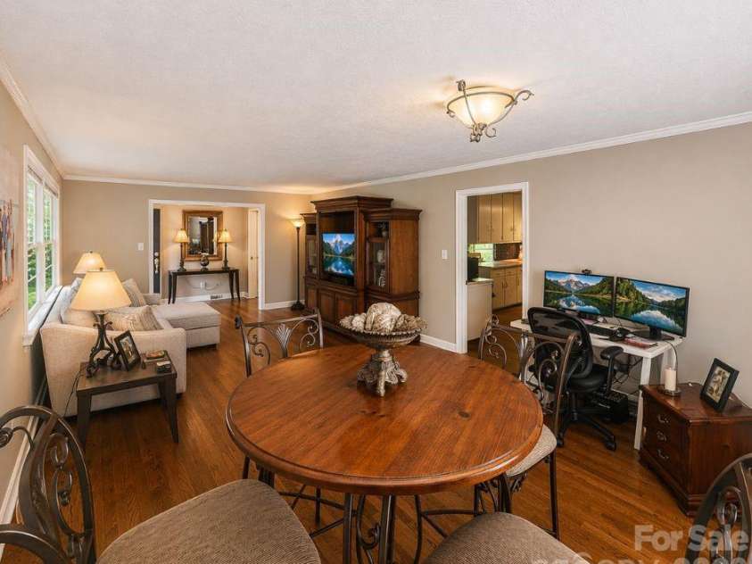 216 Delview Drive, Cherryville, NC 28021.  MLS# CAR4369093, YatesRealty ID 18551. 