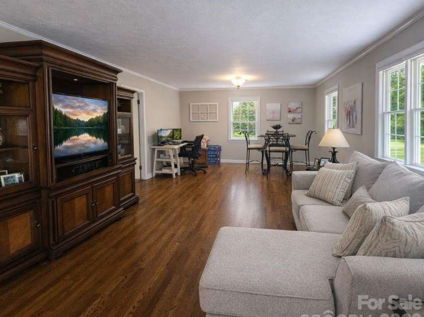 216 Delview Drive, Cherryville, NC 28021.  MLS# CAR4369093, YatesRealty ID 18551. 