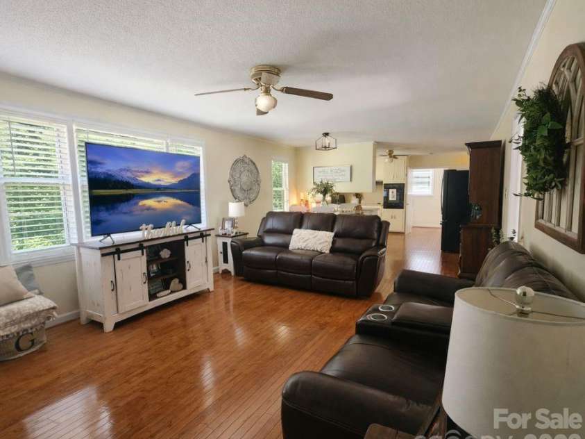 216 Delview Drive, Cherryville, NC 28021.  MLS# CAR4369093, YatesRealty ID 18551. 