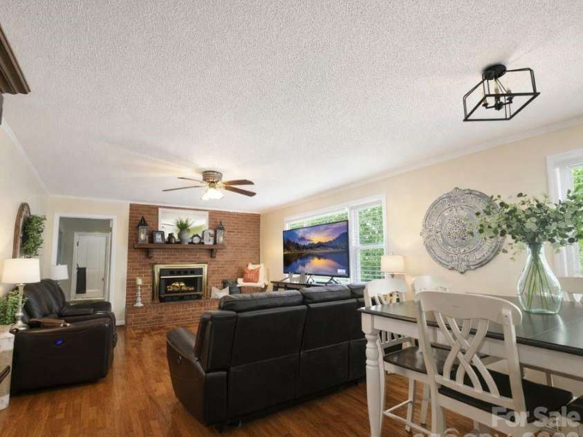 216 Delview Drive, Cherryville, NC 28021.  MLS# CAR4369093, YatesRealty ID 18551. 