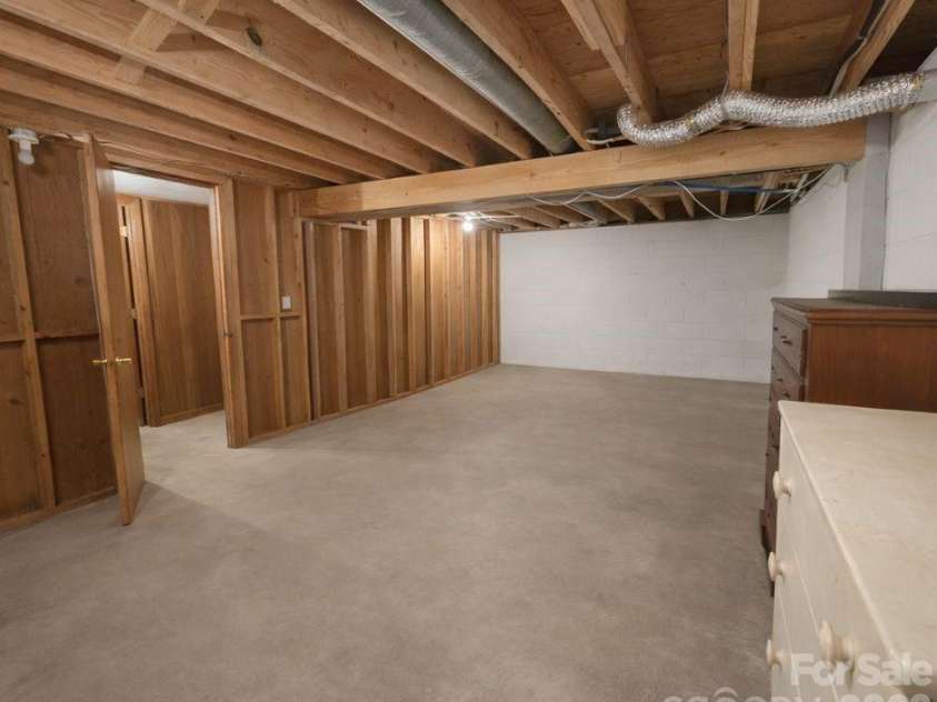 216 Delview Drive, Cherryville, NC 28021.  MLS# CAR4369093, YatesRealty ID 18551. 