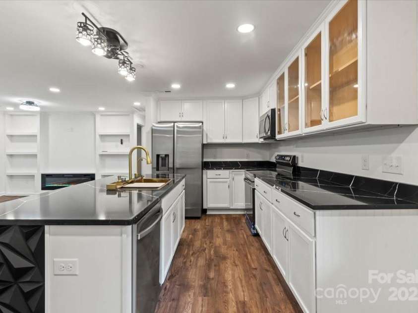 704 Border Street, Dallas, NC 28034.  MLS# CAR4285217, YatesRealty ID 18551. 