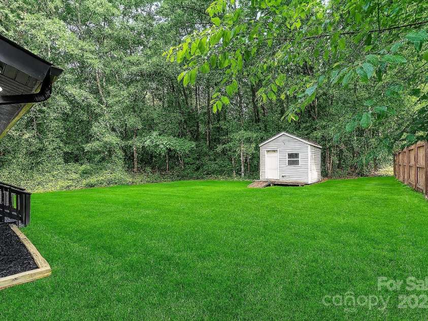 704 Border Street, Dallas, NC 28034.  MLS# CAR4285217, YatesRealty ID 18551. 