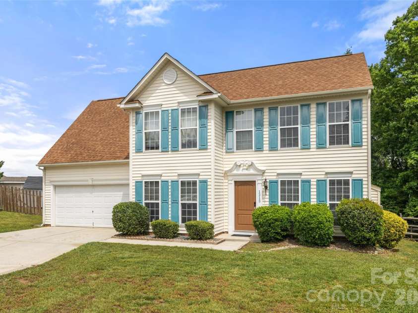 1315 Red Tallen Court, Charlotte, NC 28214.  MLS# CAR4373869, YatesRealty ID 18552. 