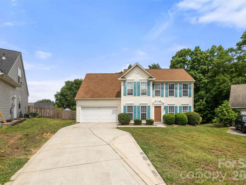 1315 Red Tallen Court, Charlotte, NC 28214.  MLS# CAR4373869, YatesRealty ID 18552. 