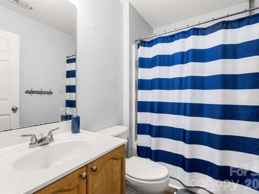 1315 Red Tallen Court, Charlotte, NC 28214.  MLS# CAR4373869, YatesRealty ID 18552. 