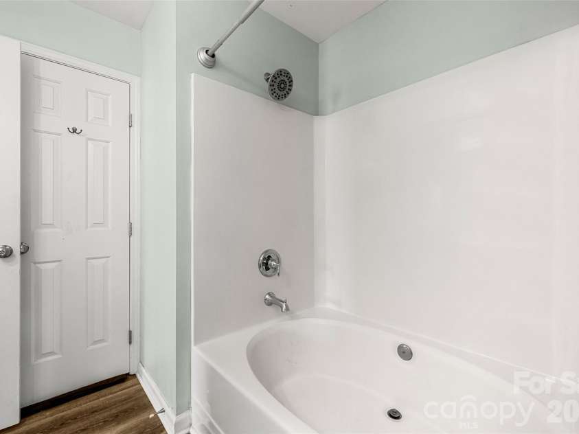 1315 Red Tallen Court, Charlotte, NC 28214.  MLS# CAR4373869, YatesRealty ID 18552. 