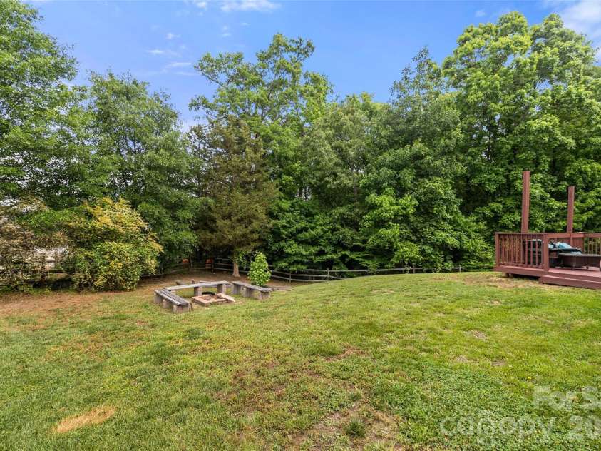 1315 Red Tallen Court, Charlotte, NC 28214.  MLS# CAR4373869, YatesRealty ID 18552. 
