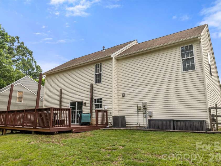 1315 Red Tallen Court, Charlotte, NC 28214.  MLS# CAR4373869, YatesRealty ID 18552. 