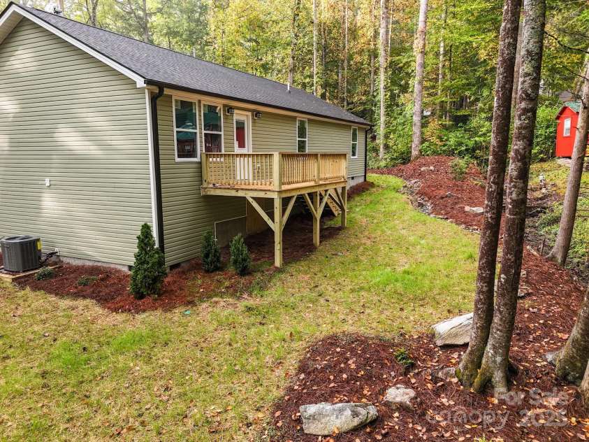 102 Reuben Branch Road, Maggie Valley, NC 28751.  MLS# CAR4237343, YatesRealty ID 18553. 
