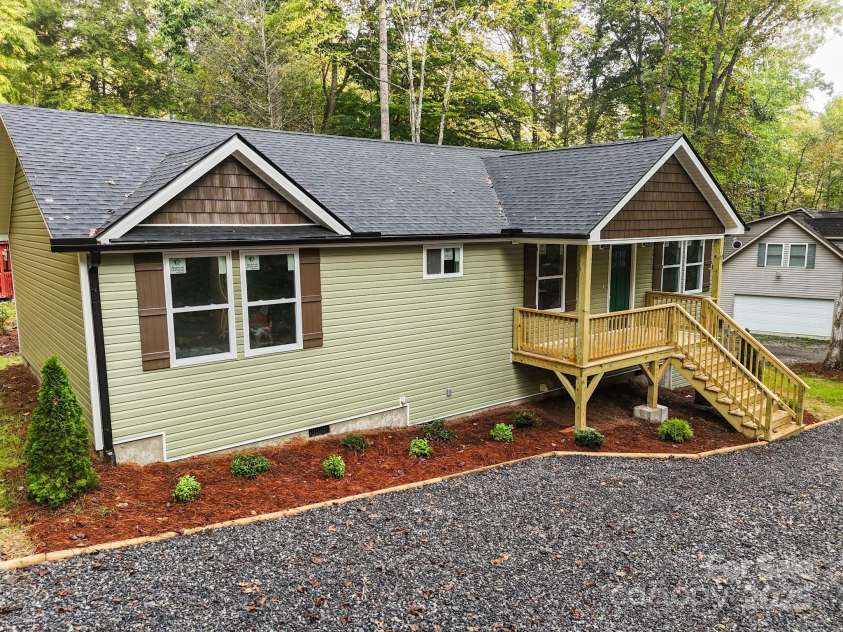 102 Reuben Branch Road, Maggie Valley, NC 28751.  MLS# CAR4237343, YatesRealty ID 18553. 