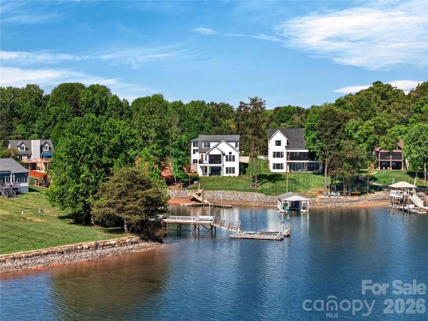 4496 Kiser Island Road, Terrell, NC 28682.  MLS# CAR4373362, YatesRealty ID 18553. Lake Norman Beauty