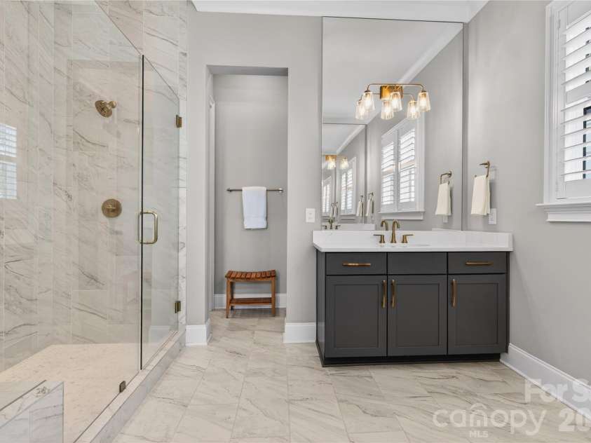 4496 Kiser Island Road, Terrell, NC 28682.  MLS# CAR4373362, YatesRealty ID 18553. Primary Bath