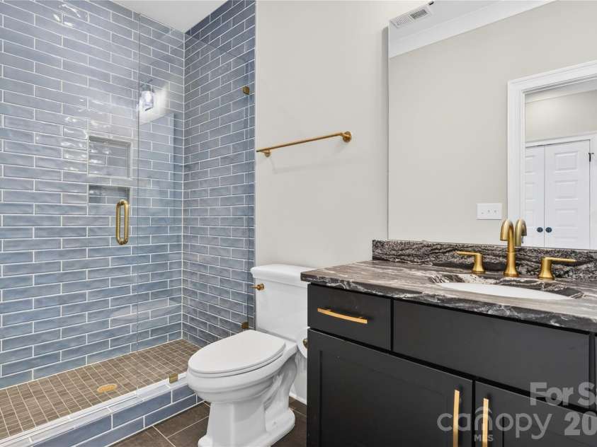 4496 Kiser Island Road, Terrell, NC 28682.  MLS# CAR4373362, YatesRealty ID 18553. Upstairs Full Bath