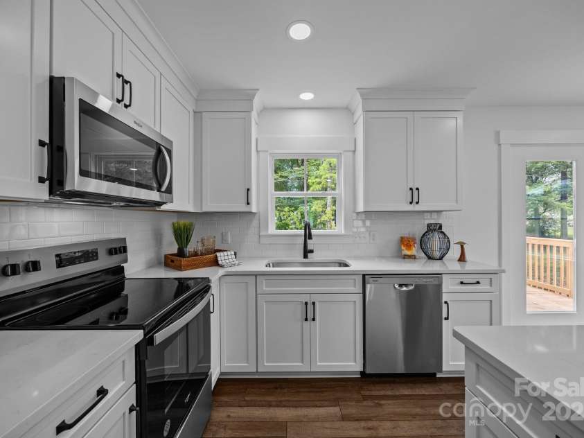 130B Springway Drive, Kannapolis, NC 28081.  MLS# CAR4247580, YatesRealty ID 18554. 