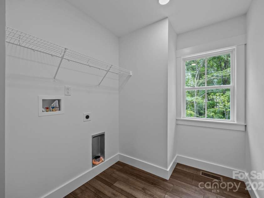 130B Springway Drive, Kannapolis, NC 28081.  MLS# CAR4247580, YatesRealty ID 18554. 