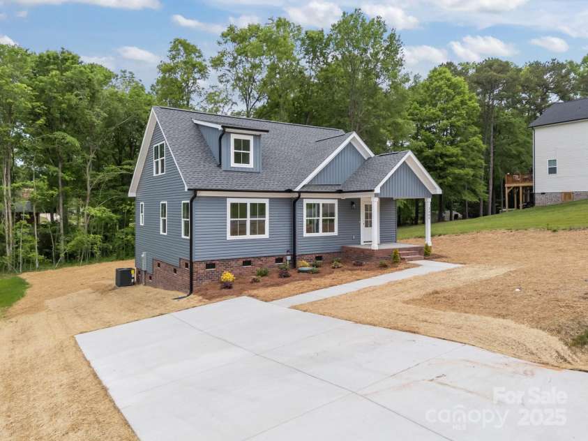 130B Springway Drive, Kannapolis, NC 28081.  MLS# CAR4247580, YatesRealty ID 18554. 