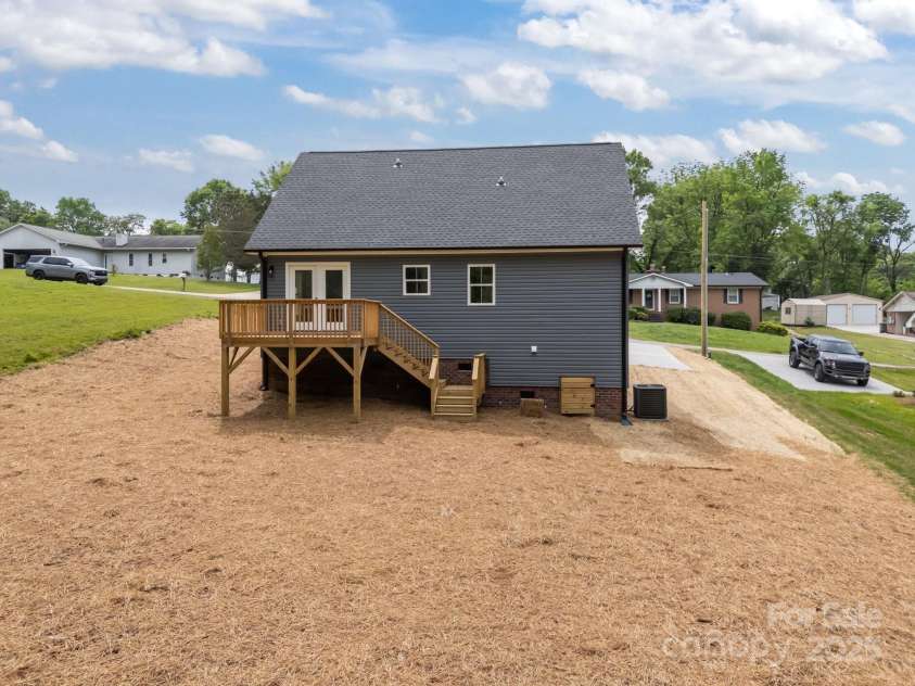 130B Springway Drive, Kannapolis, NC 28081.  MLS# CAR4247580, YatesRealty ID 18554. 
