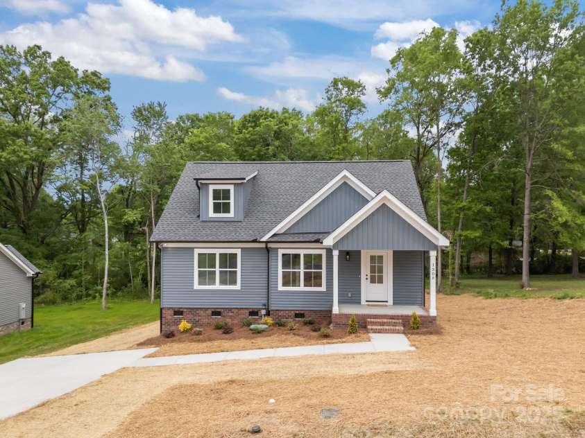130B Springway Drive, Kannapolis, NC 28081.  MLS# CAR4247580, YatesRealty ID 18554. 
