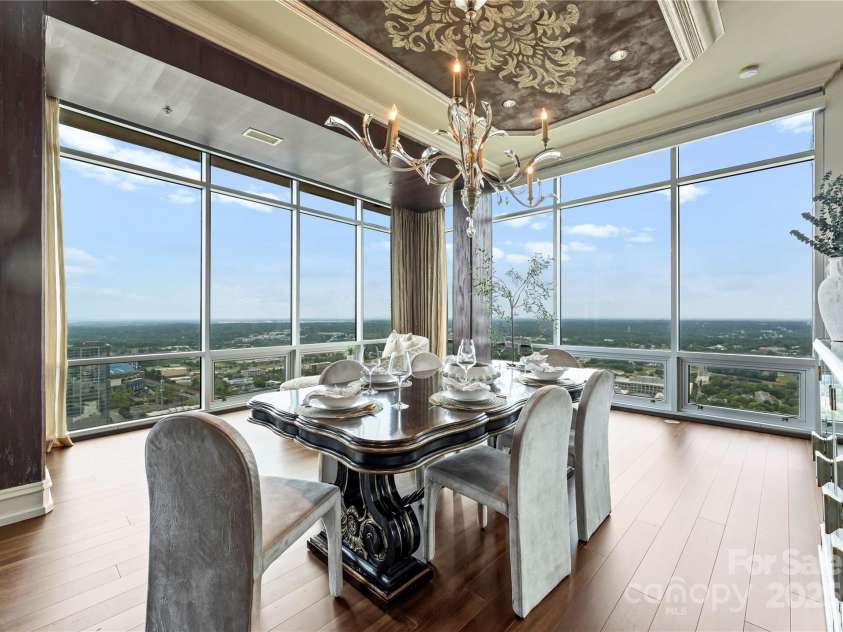 215 Pine Street, Charlotte, NC 28202.  MLS# CAR4294172, YatesRealty ID 18554. Dining Room