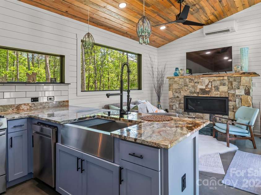 2508 Wolf Pit Road, Morganton, NC 28655.  MLS# CAR4264026, YatesRealty ID 18555. 