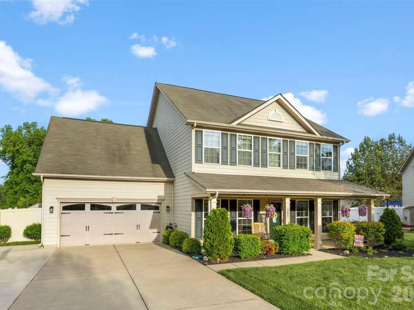 709 Heddington Court, Gastonia, NC 28056.  MLS# CAR4368078, YatesRealty ID 18556. 
