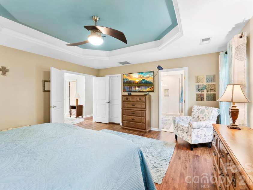 709 Heddington Court, Gastonia, NC 28056.  MLS# CAR4368078, YatesRealty ID 18556. 