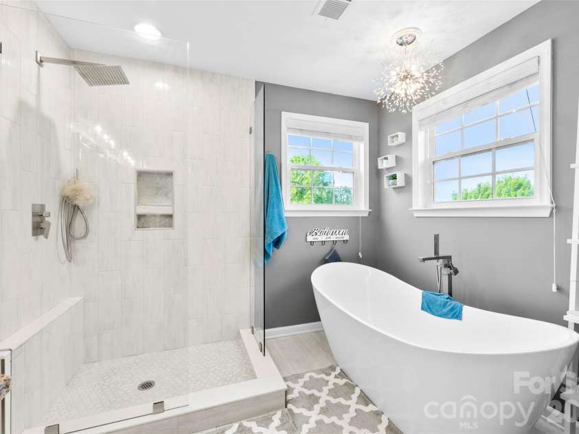 709 Heddington Court, Gastonia, NC 28056.  MLS# CAR4368078, YatesRealty ID 18556. 