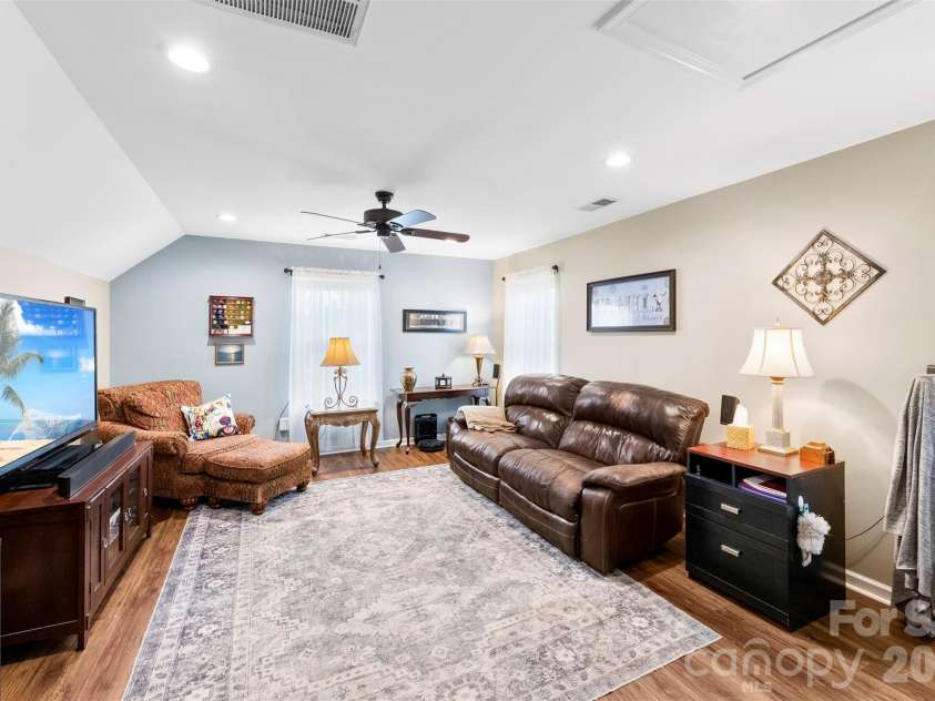 709 Heddington Court, Gastonia, NC 28056.  MLS# CAR4368078, YatesRealty ID 18556. 
