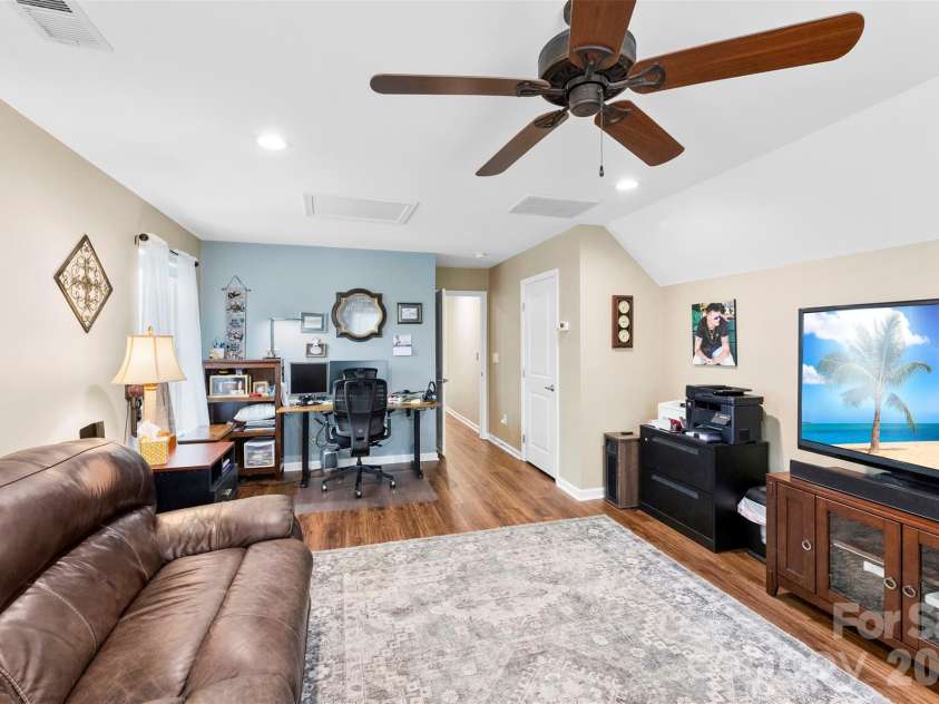 709 Heddington Court, Gastonia, NC 28056.  MLS# CAR4368078, YatesRealty ID 18556. 