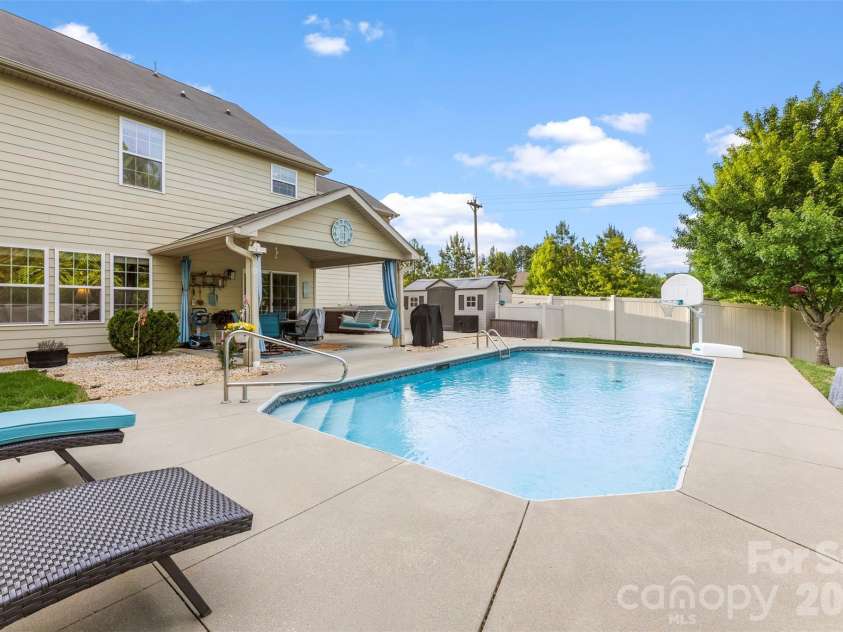 709 Heddington Court, Gastonia, NC 28056.  MLS# CAR4368078, YatesRealty ID 18556. 