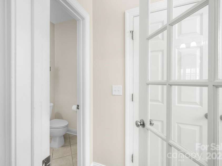 7255 Orchard Path Drive, Clemmons, NC 27012.  MLS# CAR4263149, YatesRealty ID 18556. 