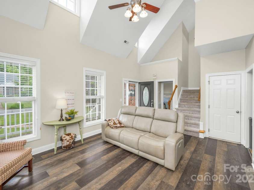 7255 Orchard Path Drive, Clemmons, NC 27012.  MLS# CAR4263149, YatesRealty ID 18556. 