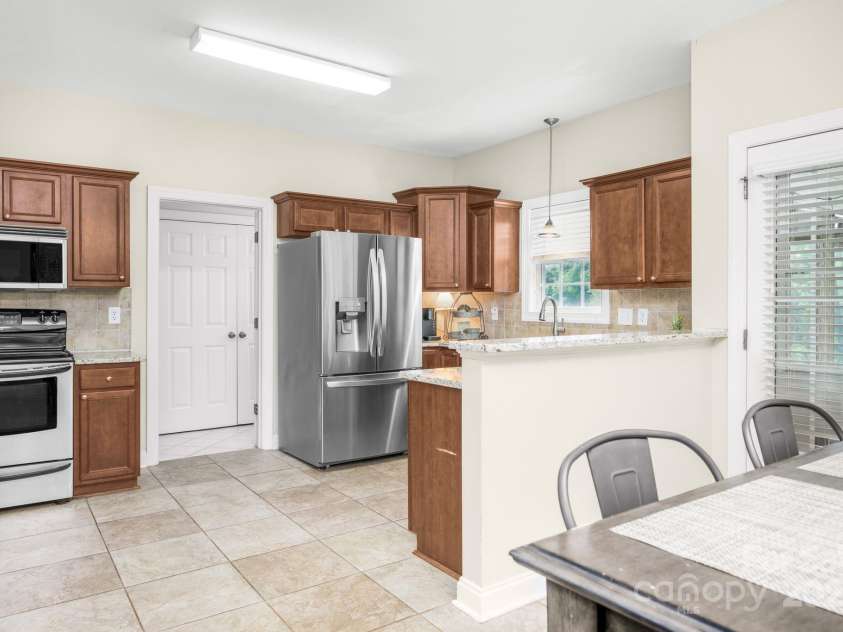 7255 Orchard Path Drive, Clemmons, NC 27012.  MLS# CAR4263149, YatesRealty ID 18556. 