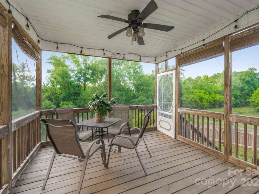 7255 Orchard Path Drive, Clemmons, NC 27012.  MLS# CAR4263149, YatesRealty ID 18556. 