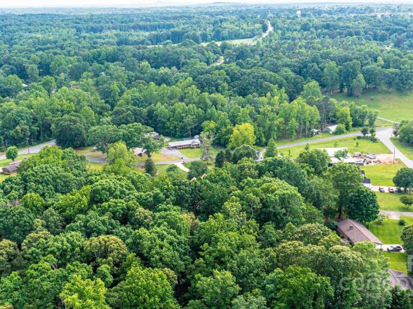 1094 / 1092 Curve View Road, Lincolnton, NC 28092.  MLS# CAR4258616, YatesRealty ID 18558. 